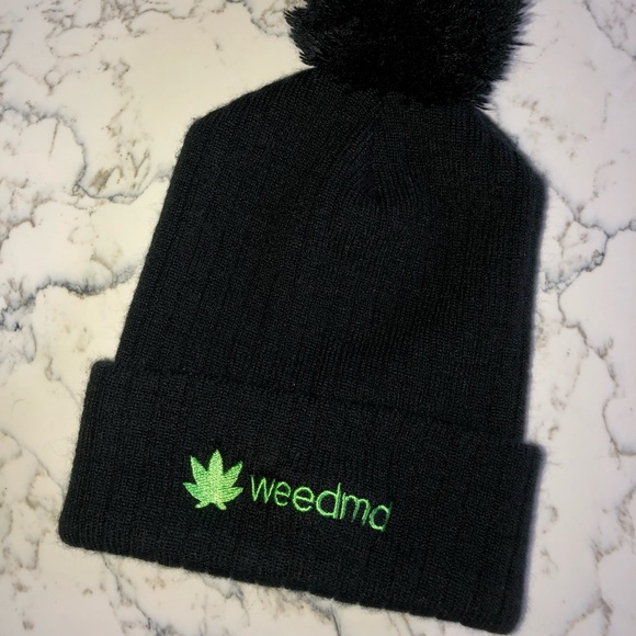 WeedMD Cannabis Pom Pom Beanie/Toque - Picture 1 of 4